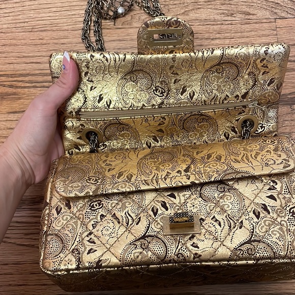 Chanel 🔥limited edition 🔥gold classic medium reissue - Picture 5 of 14